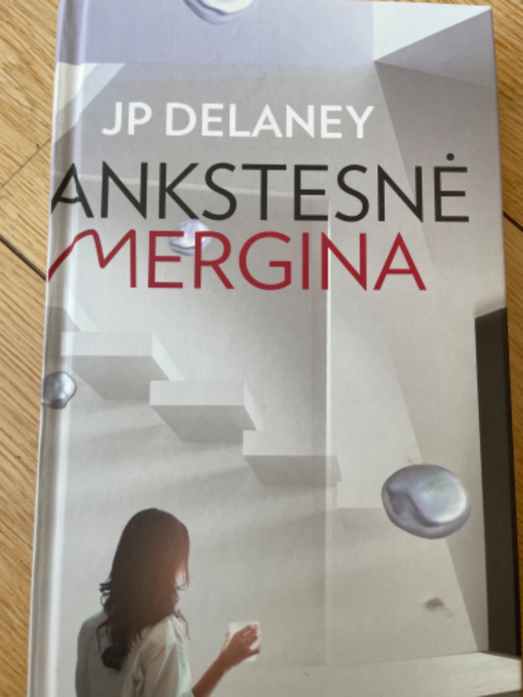 Ankstesne mergina