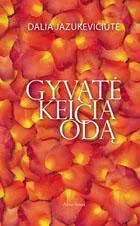 Gyvatė keičia odą