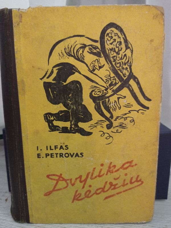Dvylika kėdžių