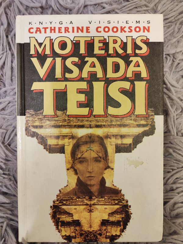 Moteris visada teisi