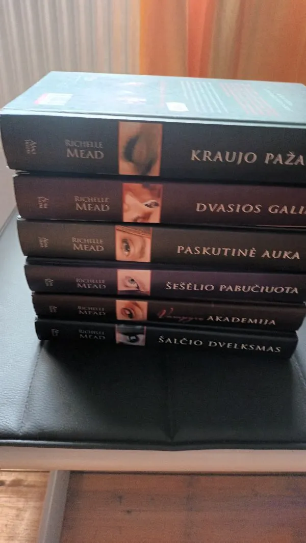 Vampire Academy knygos serija 1-6 dalies