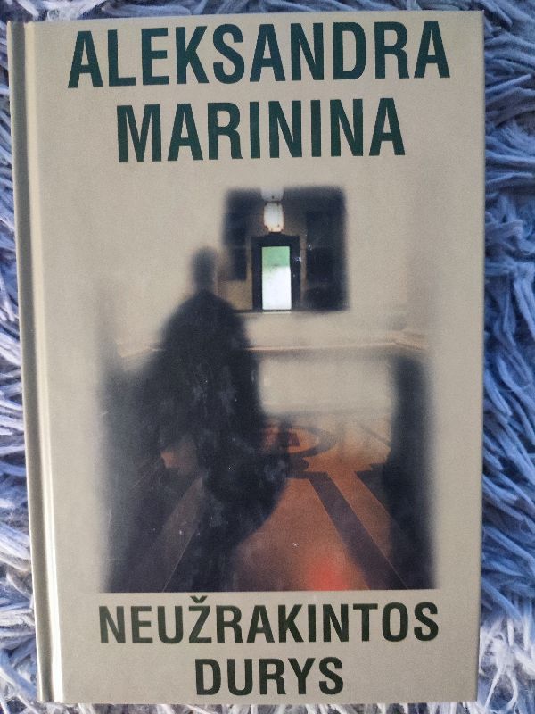 Neužrakintos durys