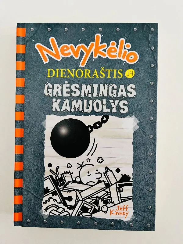 Nevykėlio dienoraštis 14, Grėsmingas kamuolys