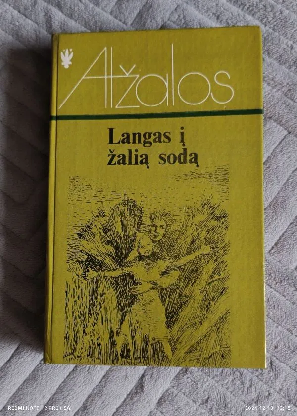 Langas į žalią sodą