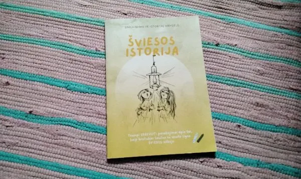 spalvinimo ir istorijų knygelė šviesos istorija