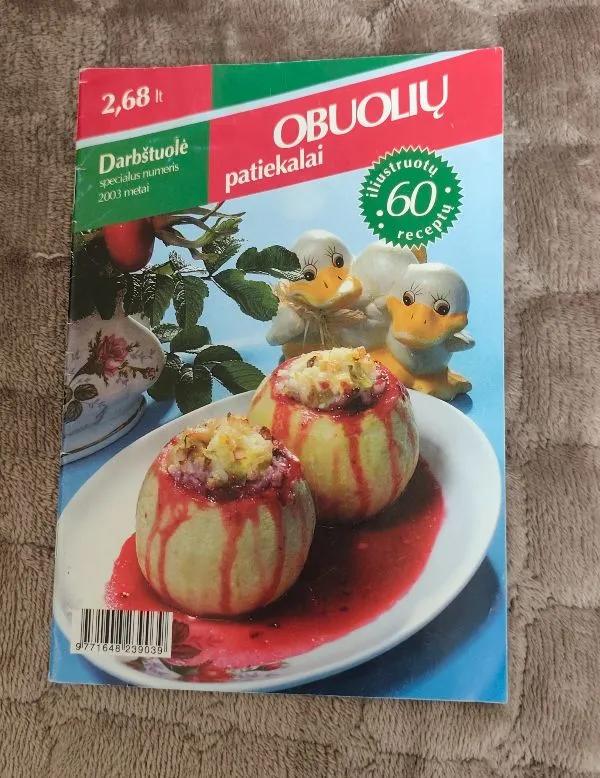 Darbstuole.Obuoliu patiekalai