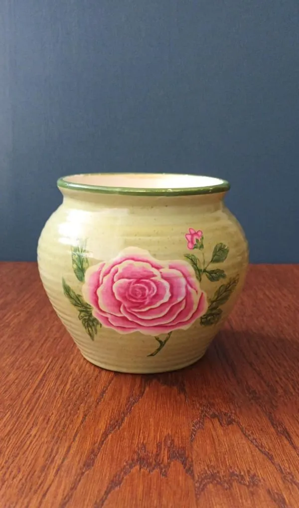 Vaza 10,5cm aukščio.