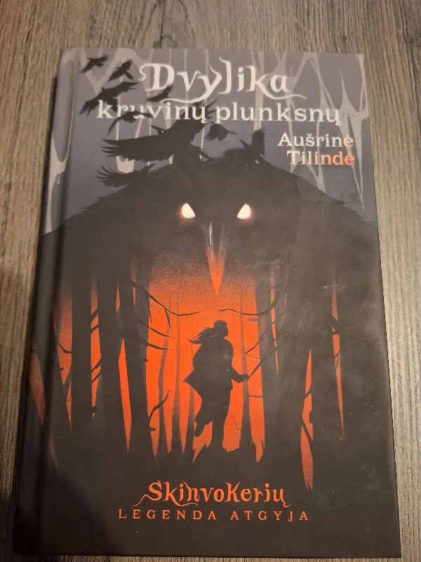 Dvylika kruvinų plunksnų