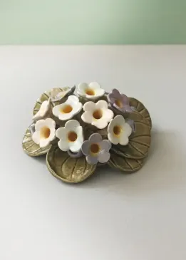 Keraminė dekoratyvinė žvakidė, gėlių kompozicija, 4,5cm aukštis