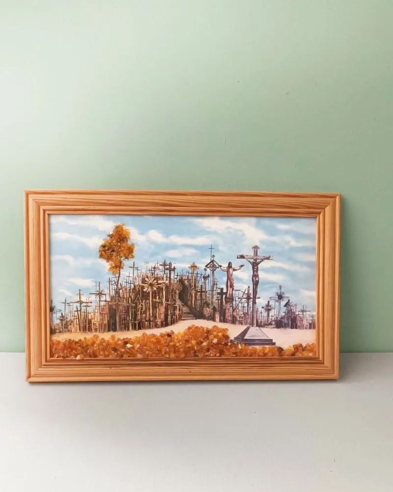 Paveikslėlis „Kryžių kalnas“, dekoruotas natūraliu gintaru, 22x13.5 cm