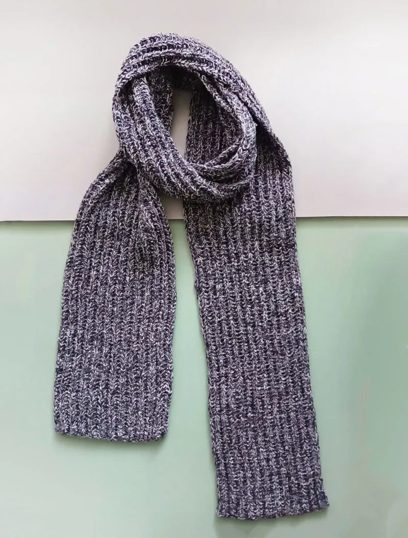 Rankų darbo megztas šalikas, 2,6mx20cm
