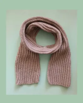Naujas rankų darbo megztas šalikas 1,9m x 21cm.