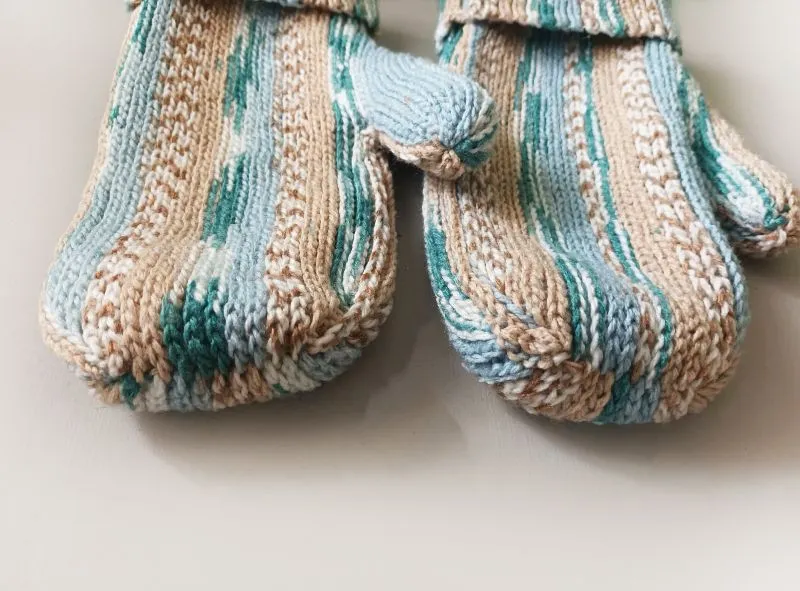 Rankų darbo nertos pirštinės (kumštinės) L/XL