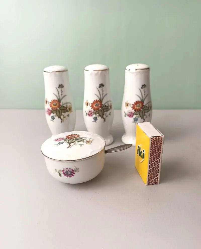 Prieskonių ir padažo indų rinkinys. 4 dalys, Sone, Japonija