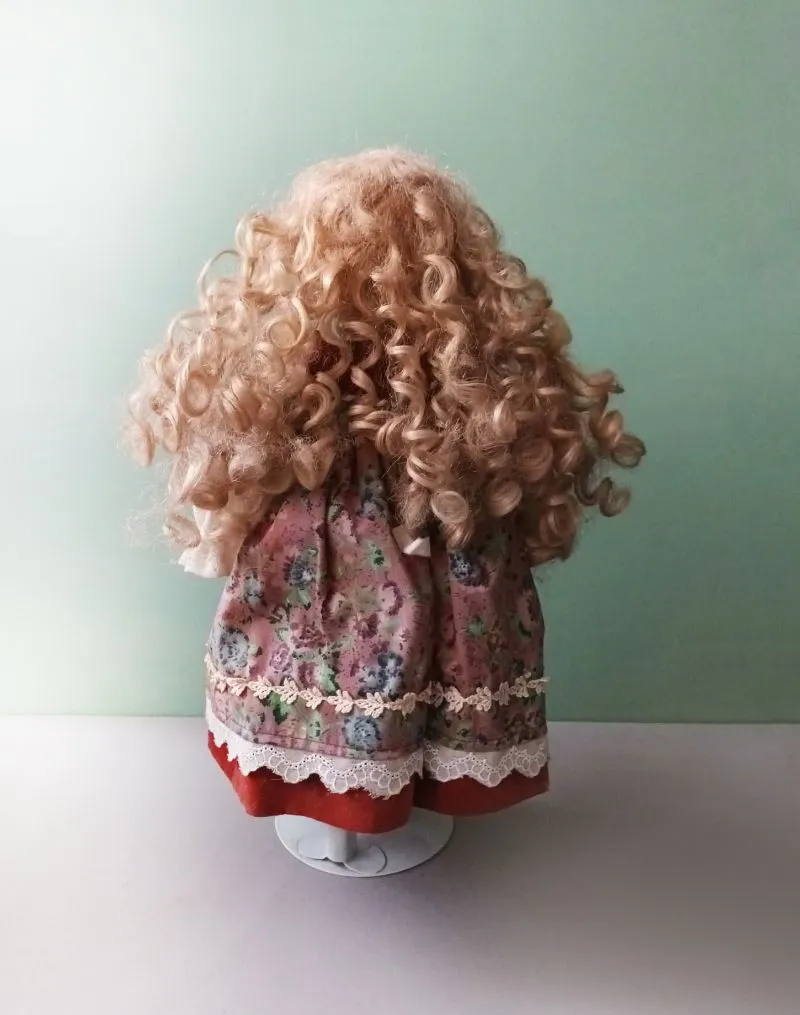 Vintažinė porcelianinė lėlė su stovu, 40cm